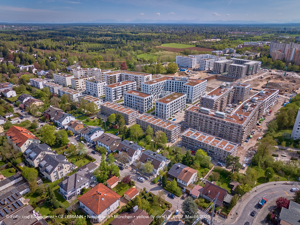 04.05.2023 - Luftbilder vom Alexisqaurtier und Pandion Verde in Neuperlach